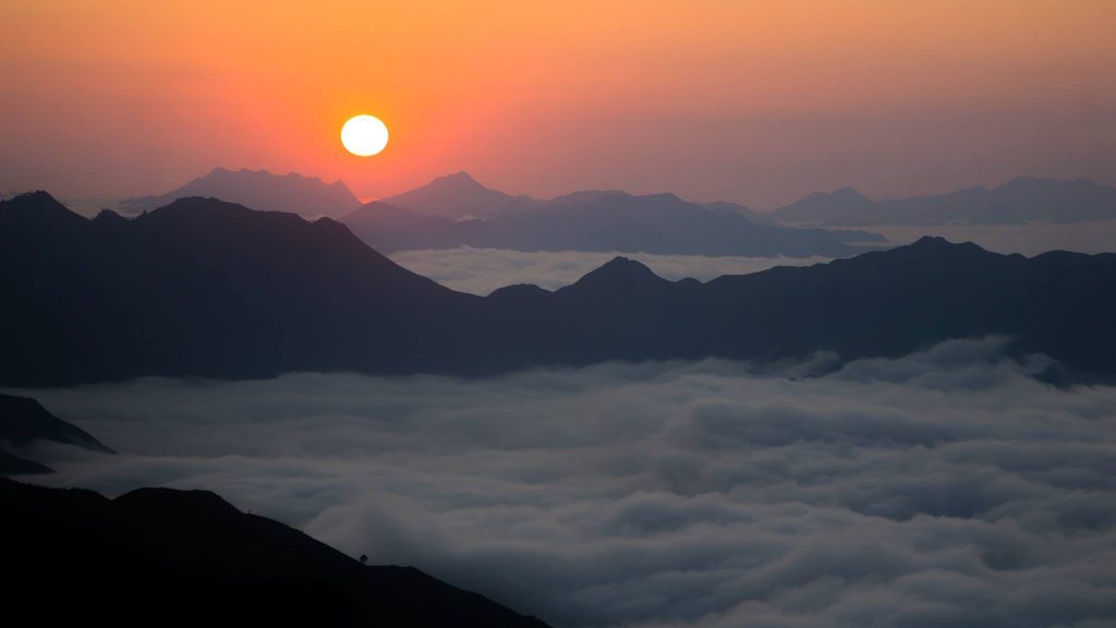 Bình minh trên Háng Đồng