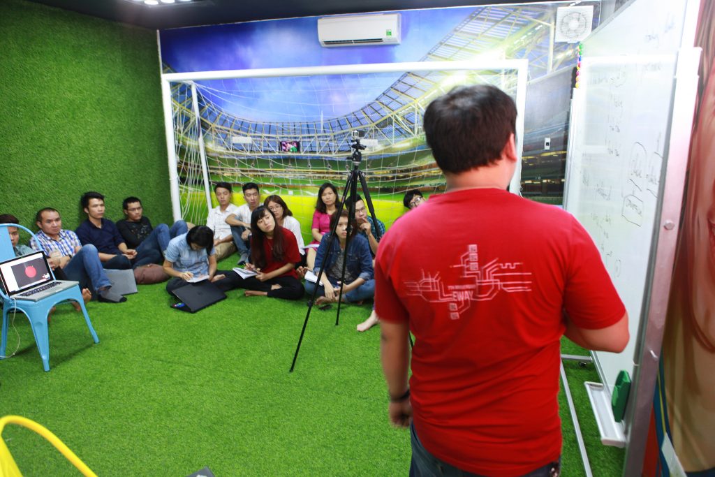 Mục đích của buổi trainning hệ thống AdFlex nhằm củng cố kiến thức cơ bản và nâng cao cho hai team quan trọng liên quan tới kỹ thuật. Qua đó, team OP sẽ có cái nhìn tổng quan khái quát để vận hành cũng như phát triển thêm những ý tưởng mới cho các nguồn traffic in-house đang bị "bỏ quên" thời gian vừa qua. Từ đó tìm lại, khẳng định và thổi bùng lại ngọn lửa thế mạnh một thời của Eway.