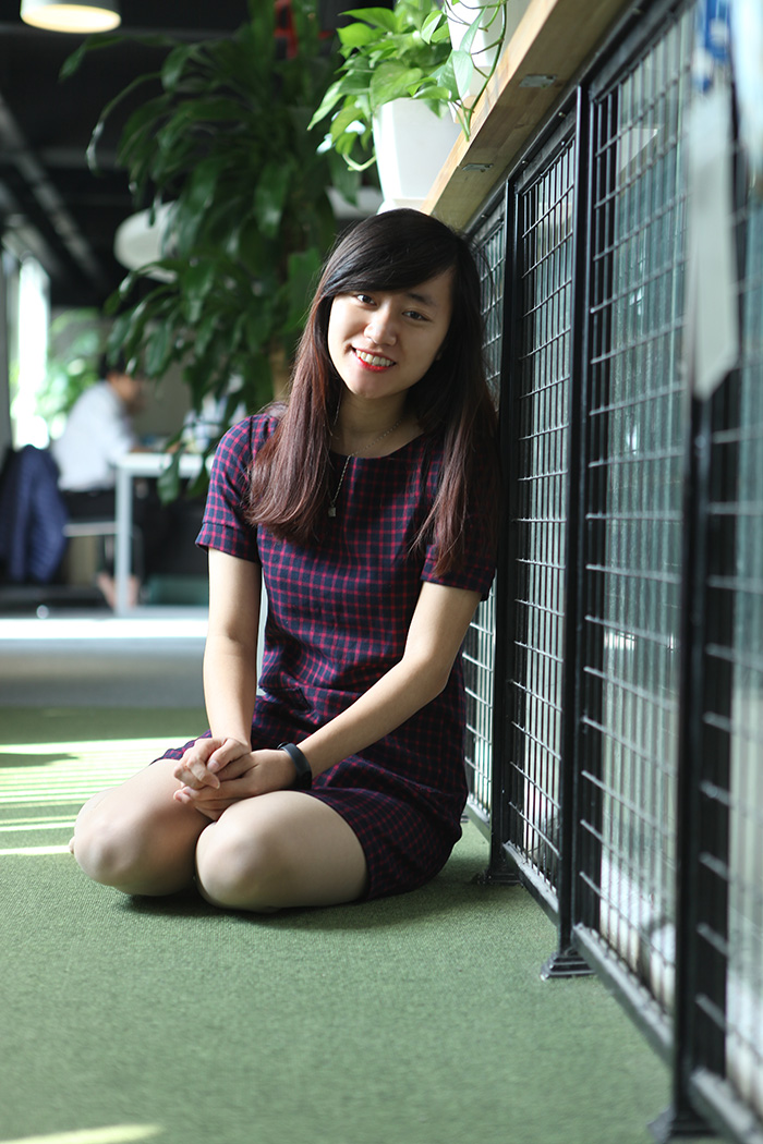 Sự thông minh của Vân ngoài công việc còn thể hiện ở khả năng tổ chức sự kiện và tham gia các trò chơi xây dựng đội nhóm, teambuilding của công ty. Trong các cuộc thi, Vân luôn được giải cao hoặc nằm trong top dẫn đầu.